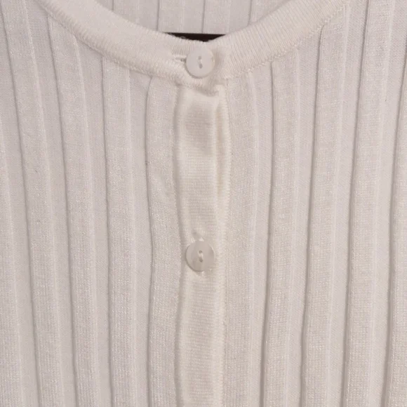 Missguided Ribbed Button Down Bodycon Dress - Picture 4 of 10